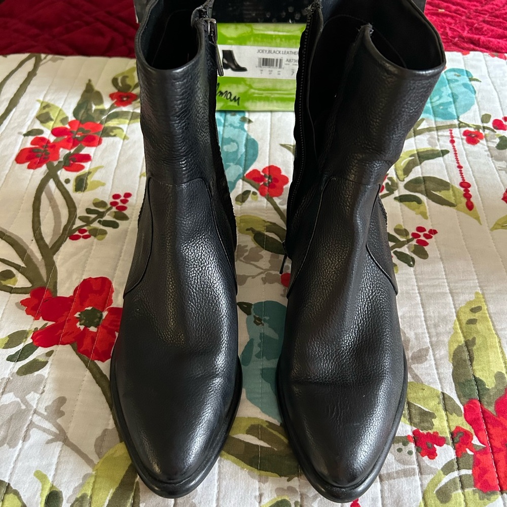 Black Leather Ankle Boots, Size 7.